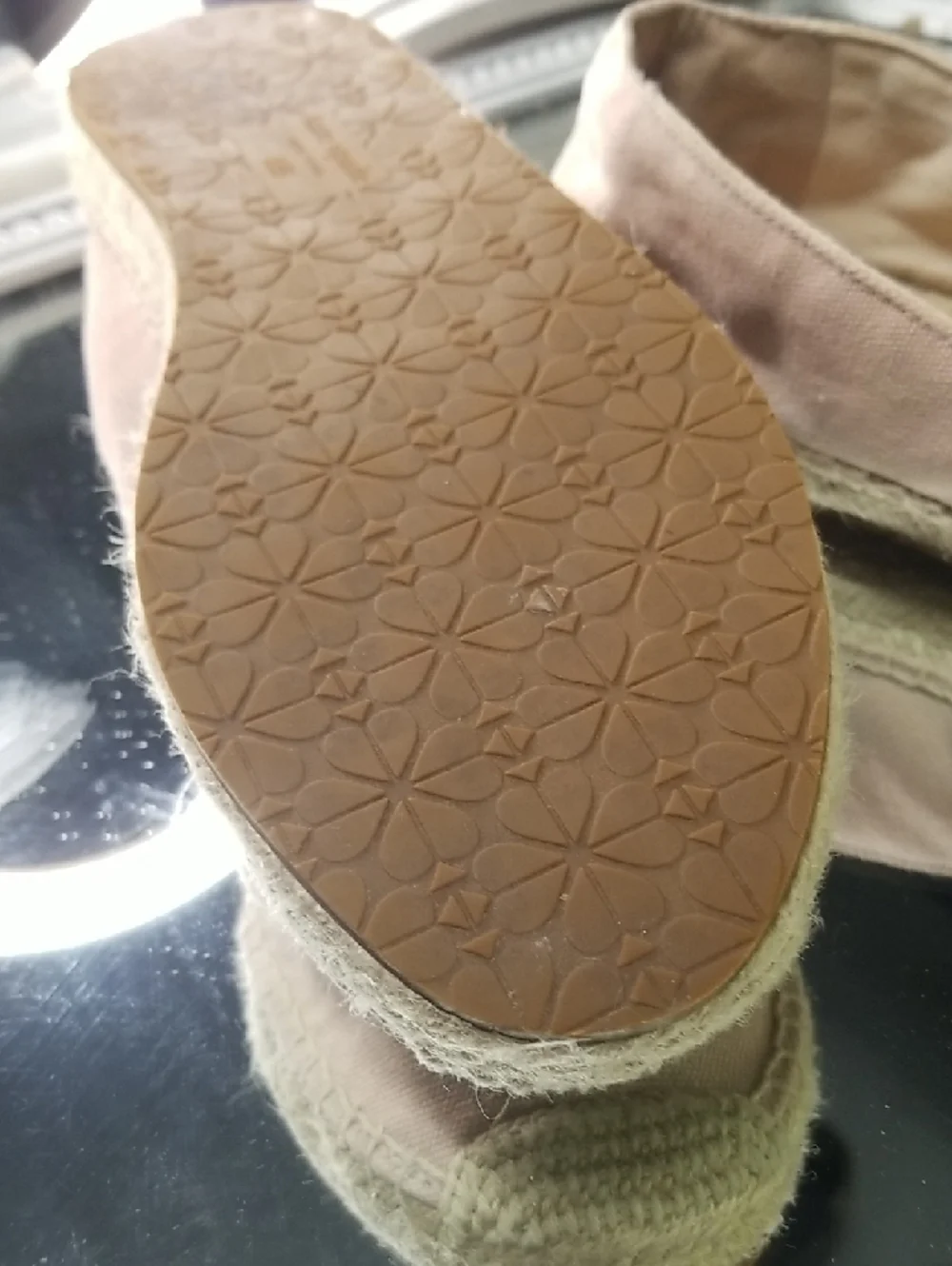 Womens 8.5 Kate Spade Garden Giraffe Espadrilles in a pale vellum (light pink)